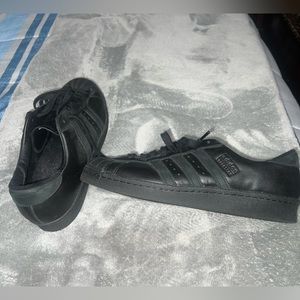 Black Men’s Adidas shoes. In very good condition!